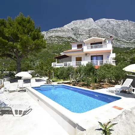 Family Friendly Apartments With A Swimming Pool Baska Voda, Makarska - 12442 *