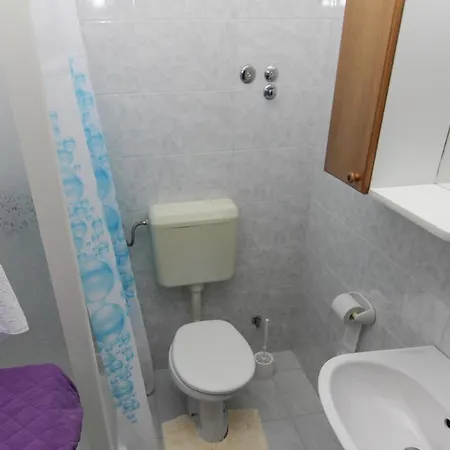 Family Friendly Apartments With A Swimming Pool Baska Voda, Makarska - 12442 *