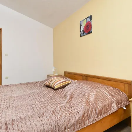 Family Friendly With A Swimming Pool Baska Voda, Makarska - 12442 Apartmán
