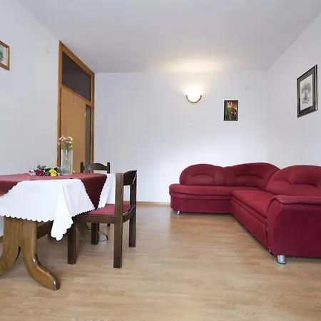 Family-friendly With Swimming Pool Baska Voda, Makarska - 12442 Apartman Baška Voda