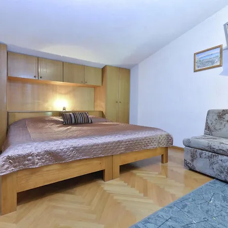 Family-friendly With Swimming Pool Baska Voda, Makarska - 12442 Apartman Baška Voda